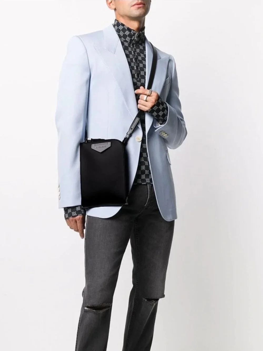 Givenchy signs item color